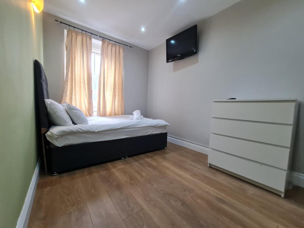 Lovely En-Suite Bedroom R7 London Eksteriør bilde